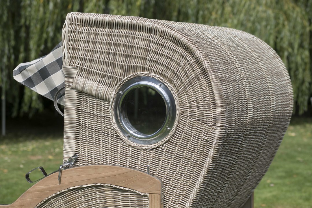 01745_strandkorb_baltikum_teak_bullauge_shell_505_milieu-15tdrafn7rzke6o